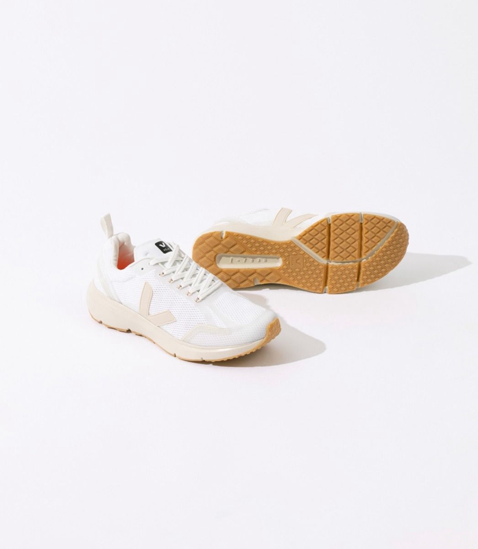 White Veja Alveomesh Pierre Women's Condor 2 | FISHV-0369